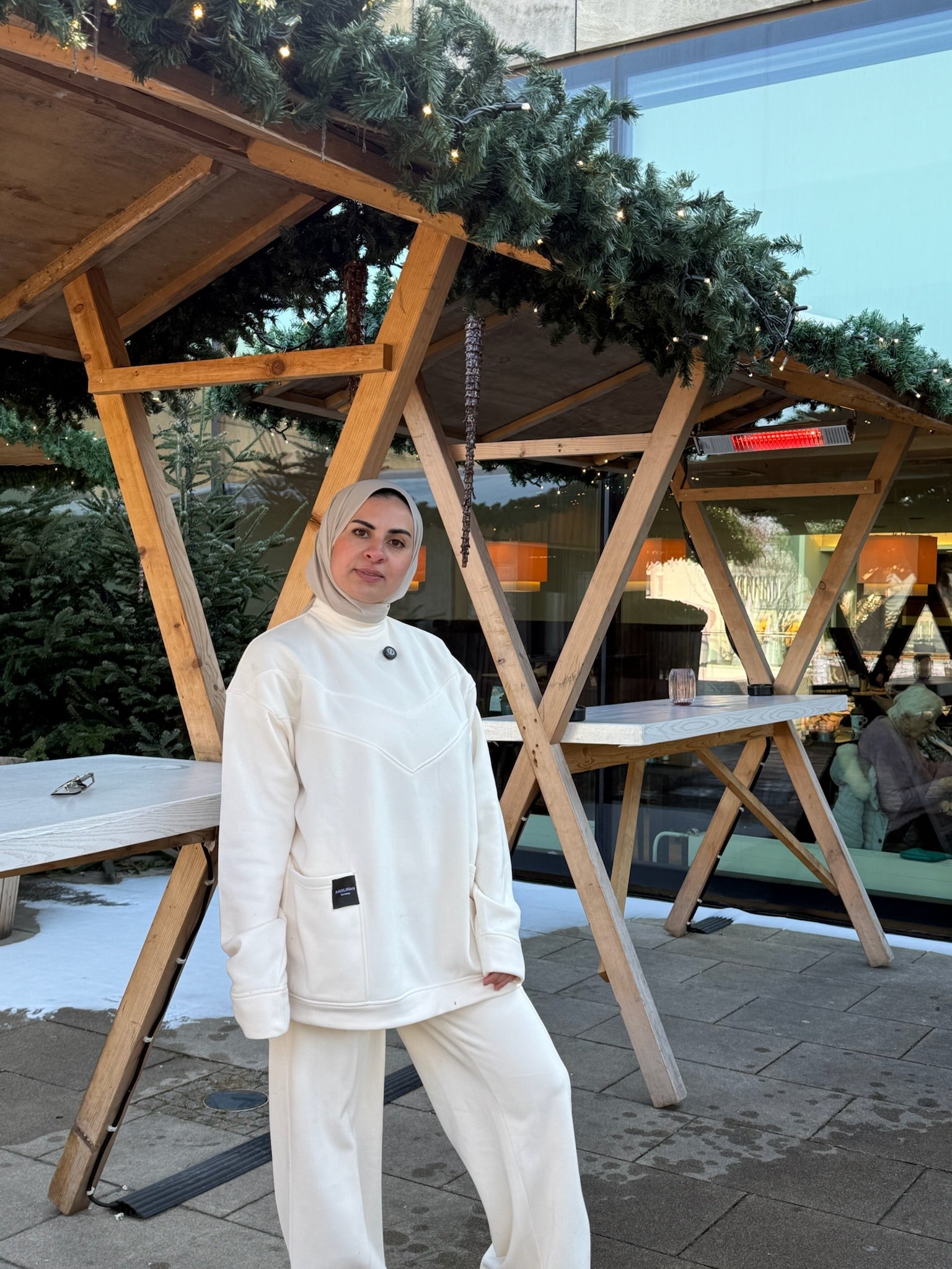 Creme Zweteiler - Model 1